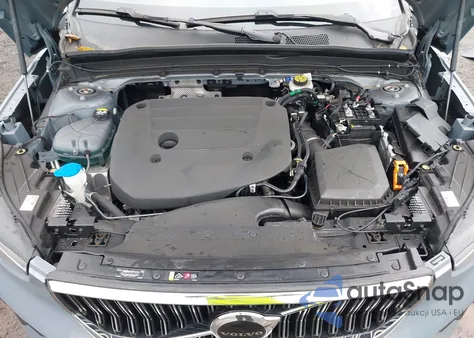 2023 Volvo Xc40 B5 Ultimate Bright Theme z USA, uszkodzony, nr VIN YV4L12UA0P2053589